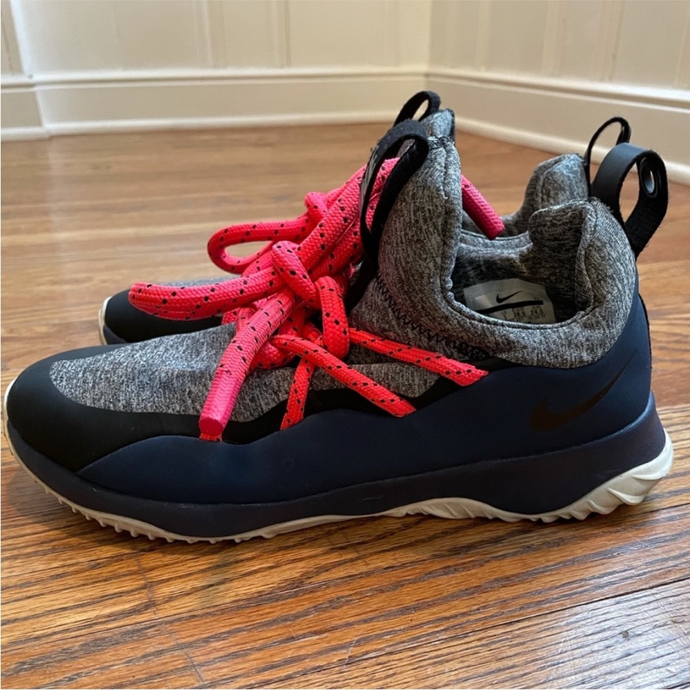 Nike City Loop sneakers, size 7.5
